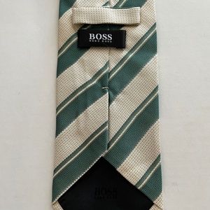 Mens Hugo Boss Green & Cream Silk Tie Made In Italy